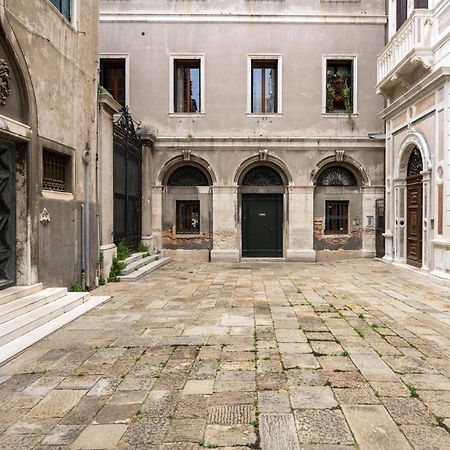 شقة Palazzo Borgoloco البندقية المظهر الخارجي الصورة