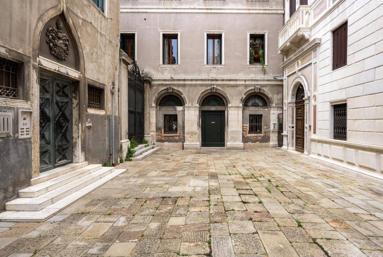 شقة Palazzo Borgoloco البندقية المظهر الخارجي الصورة